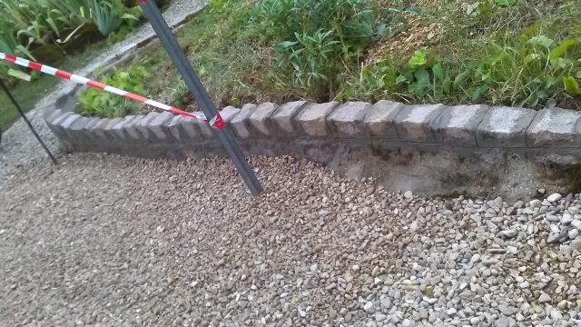 Aide à la réfection de bordure pavée abimée sur 2 mètres