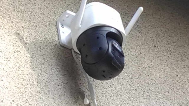 fixation et branchement caméra surveillance